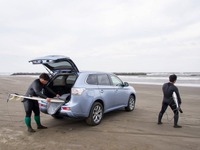 【三菱 アウトランダーPHEV 試乗】サーフィン、サイクリング…“プラグインハイブリッドEV”だからこそできるアクティビティ 画像