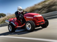 ホンダの芝刈機、世界最速ギネス記録を達成…187.60km/h 画像