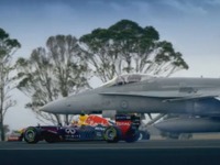 レッドブル F1、戦闘機と加速対決［動画］ 画像