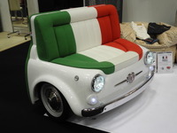 【ファッションワールド14】フィアットの御曹司デザインのソファは150万円 画像