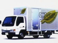 くねくね? 日産ディーゼル、本社工場でフレキシブルライン 画像