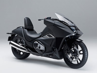 ホンダ、近未来モデル NM4-01 を発売…新感覚のライディングフィールを追求 画像