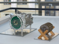 独インフィニオン・テクノロジーズらのMotorBrain、インバーター一体型EV用モーターを新開発…レアアース不使用 画像