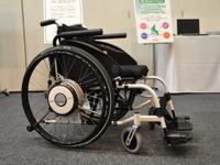 【ヤマハ電動アシスト車いす JWスウィング 試乗】滑らかでスムーズ、個人に合わせた設定も可能 画像