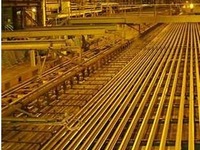 世界最長の150mレール、新日鐵住金が製造体制を整備 画像