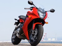【ホンダ CBR650F 発売】中排気量スポーツのフルカウリングモデル［写真蔵］ 画像