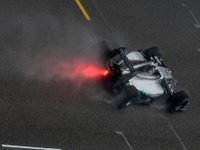 【F1 中国GP】ハミルトン、ウエットの中国GP予選を支配...可夢偉は18位 画像
