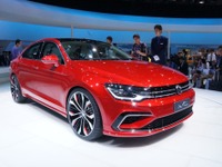 【北京モーターショー14】VW、ニュー・ミッドサイズ・クーペ を発表…新型4ドアクーペを提案 画像