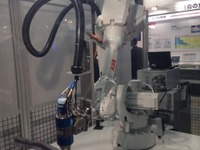 【光・レーザー技術展14】今や何でも穴開けはレーザーカットの時代へ 画像