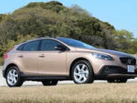 ボルボ、V40初の限定車2車種を発表…多様化ニーズに応える 画像