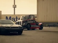 日産 SX 対 大型トレーラーヘッド、ドリフト対決［動画］ 画像
