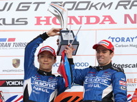 【SUPER GT 第2戦】GT500…安田&オリベイラ組GT-R、乱戦制してポール・トゥ・ウイン 画像
