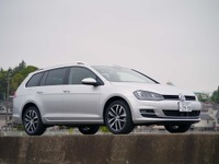 【VW ゴルフ ヴァリアント 試乗】 ワゴンの本質を問い直す高い機能性持つ1台…中村孝仁 画像