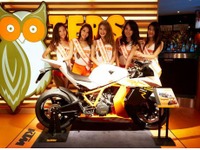 KTMジャパン、HOOTERS渋谷店に「KTM 1190 RC8 R」を展示 画像