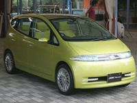 【東京モーターショー05】ダイハツ SKツアラー…セダン再提案 画像