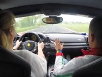 フェラーリ 458、公道で200km/h出す母親…息子が投稿［動画］ 画像
