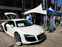 横浜赤レンガ倉庫街で、新型「サイバーナビ」をいち早く体感 画像