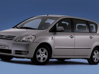 【ジュネーブ・ショー2001出品車】2代目イプー、トヨタ『アベンシス・バーソ』 画像