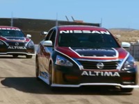 日産 アルティマ のレーサー、米国でサーキット同乗試乗会…サプライズな種明かし［動画］ 画像
