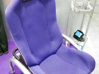 【人とくるまのテクノロジー展2014】座るだけで健康管理ができるシート　デルタツーリング 画像