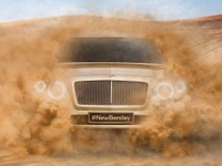 ベントレーの新型SUV、PHVを追加設定へ…2017年 画像