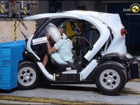 【ユーロNCAP】ルノーの超小型車、トゥイジー…衝突安全テストに失格 画像