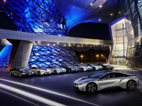 BMW i8、最初の量産車を引き渡し…「i」ブランド第2弾PHV 画像