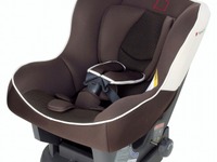 ハンドルを回すだけで取り付け可能なチャイルドシート、タカタが発売 画像