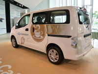【日産 e-NV200 発表】ガソリン仕様と全く同じ荷室容量を実現、さらに低重心で安定 画像