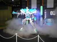 【東京おもちゃショー14】「はやぶさ」がロボットに変身…初出展、JR東日本の「プロジェクトE5」 画像