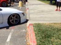 ローダウンし過ぎなS13型 日産シルビア、段差に挑戦の結末［動画］ 画像