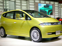 【東京モーターショー05】広いけど背が低い…ダイハツ SKツアラー 画像