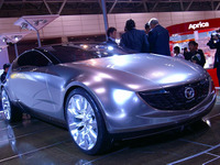 【東京モーターショー05】ハンドルから手を離さずに操作…マツダ 先駆 画像