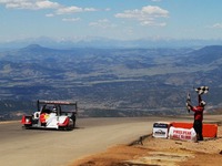 【パイクスピーク14】総合優勝はポルシェ・ワークスドライバーのロマン・デュマ選手…三菱EVは2秒の僅差 画像