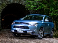 【三菱 アウトランダーPHEV 長距離試乗 後編】ワインディング、オフロードで輝く「三菱SUVらしさ」…井元康一郎 画像