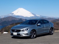 【ボルボ S60 T5 Rデザイン 試乗】自然な加速フィールと低燃費が新しい魅力…松下宏 画像