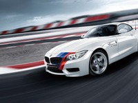BMW Z4、SUPER GT開幕勝利を記念した特別限定車が登場…限定60台 画像