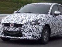 マツダ デミオ 次期型、プロトタイプに試乗…豪メディア［動画］ 画像