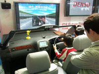 【東京モーターショー05】センサーでドライバーをバックアップ 画像