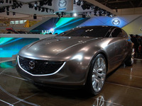 【東京モーターショー05】写真蔵…マツダ 先駆 のカッティングエッジ 画像