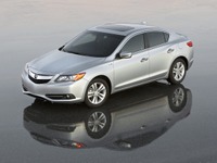 アキュラ の小型セダン ILX 、米国でリコール…ヘッドライトが過熱 画像