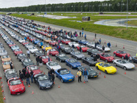 マツダ ロードスター 次期型、米国初公開イベントはマツダのホームサーキットで 画像