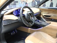 【ジャガー C-X17 コンセプトカー 公開】インテリアデザイナーに訊く…ジャガー/ランドローバーのDNA 画像