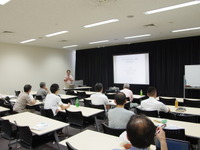 日本EVクラブ舘内端代表、「EV一番塾」を開催…日米欧三極の産官電動車戦略を読み解く 画像