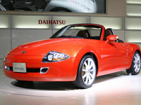 【東京モーターショー05】写真蔵…ダイハツ HVS、大人の香り漂うオープン 画像