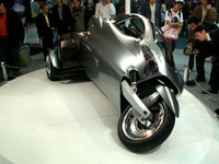 【東京モーターショー05】フィアロ3ホイーラー…自動制御で新感覚 画像