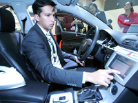 【ITS世界会議05】iPod nanoとVWとのコラボ…デジタル時代に 画像