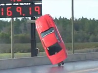 フォード マスタング、米ドラッグレースで大事故［動画］ 画像