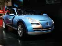 【東京モーターショー05】贅沢とはこういうことさ、ルノー エジェウス 画像