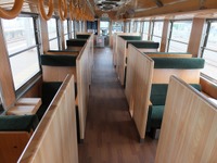 一畑電車、5000系車内を木材で改装 画像